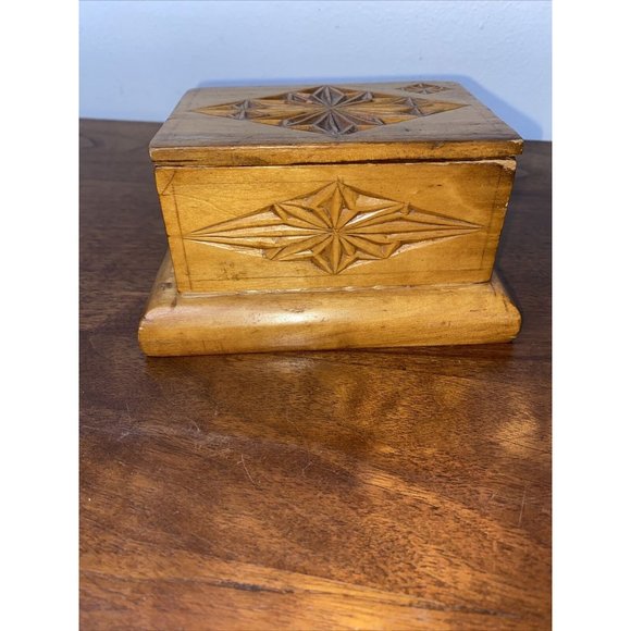 Vintage Hand Carved Brown Wooden Trinket Box Lid Wood - Picture 3 of 8